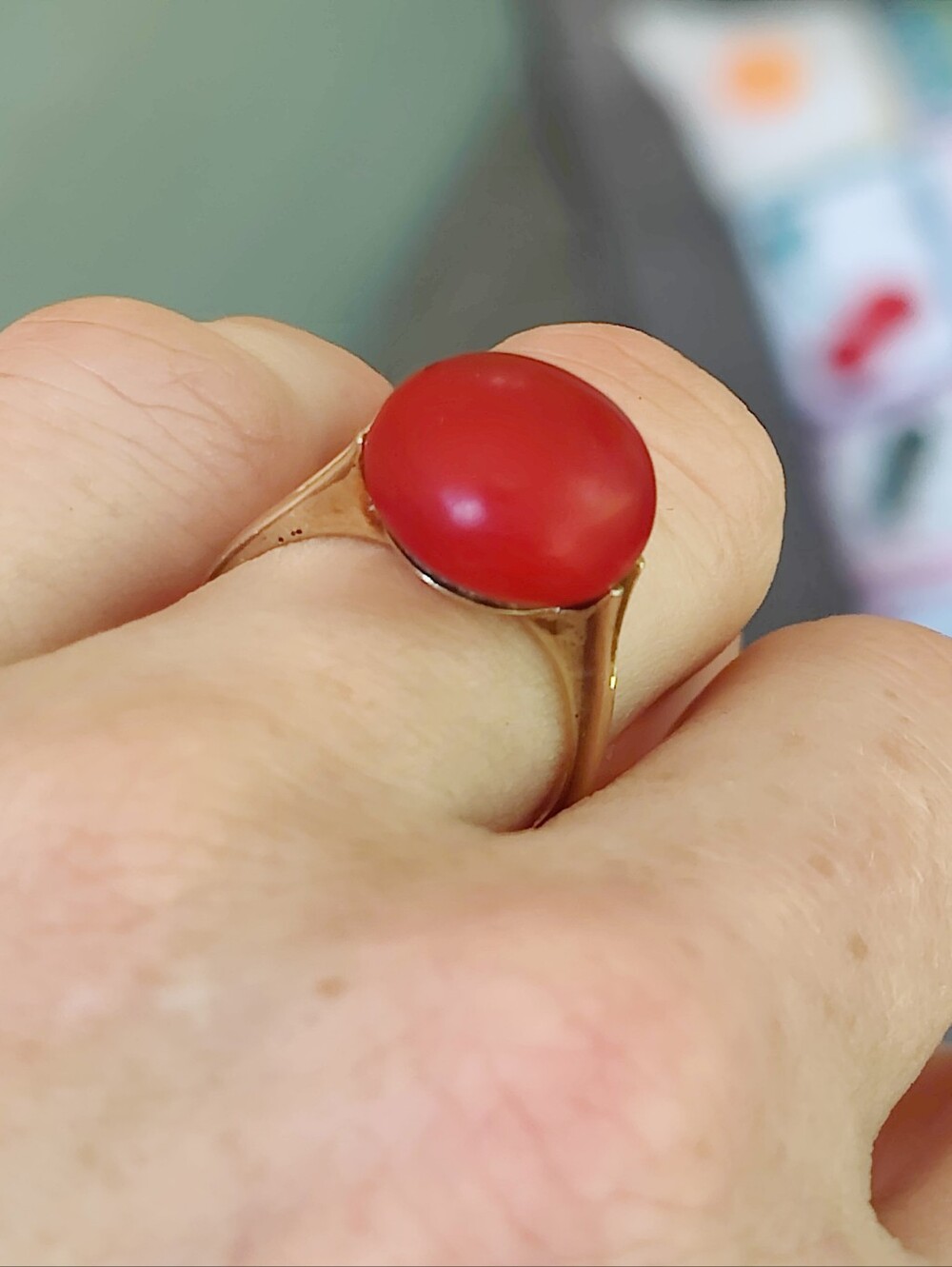 🪸 Antique 14K Gold Coral Ring - Picture 5 of 7